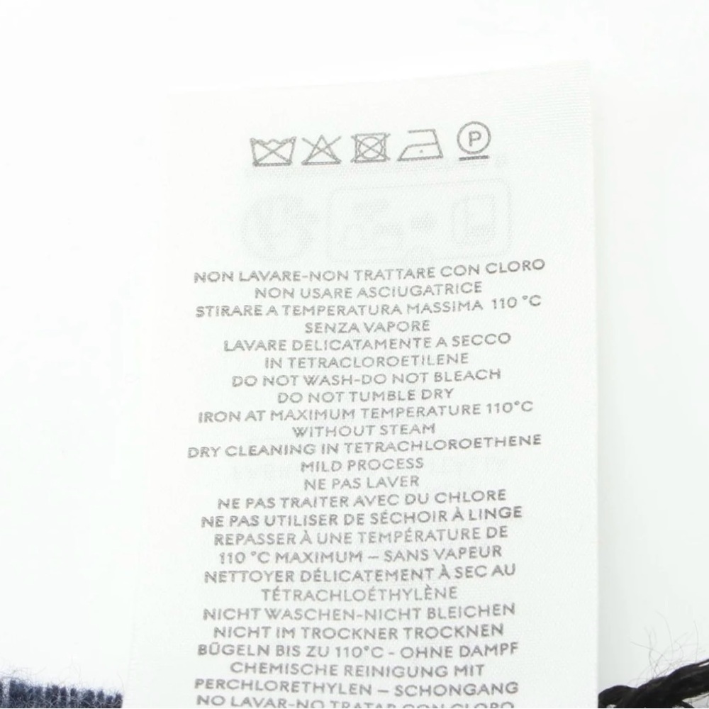 NWT Gucci wool scarf. - Picture 5 of 5